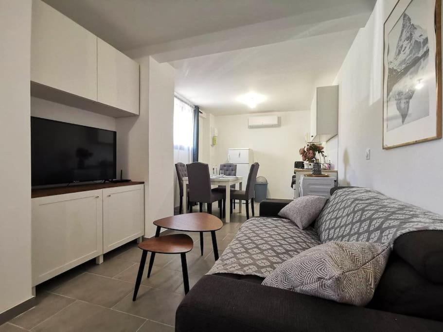 L'Elegant Duplex - Clim I Wifi I Proche Du Centre-Ville Miramas Ngoại thất bức ảnh