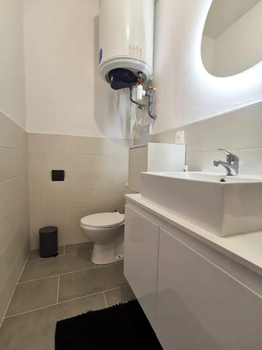 L'Elegant Duplex - Clim I Wifi I Proche Du Centre-Ville Miramas Ngoại thất bức ảnh